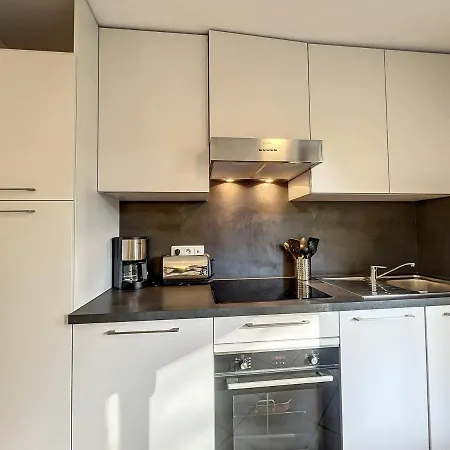 Chamonix: 3 Pieces, 6 Pers, Balcon, Garage, Wifi - Fr-1-507-74 Apartment